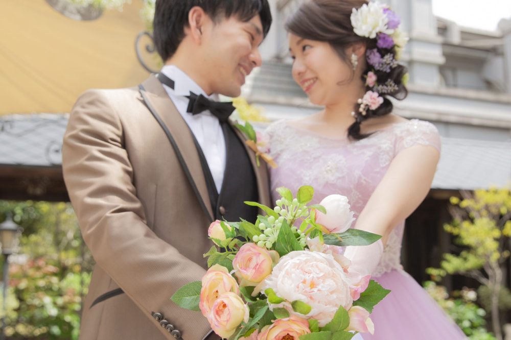 【プレ花嫁必見】カラードレスに合うブーケの法則