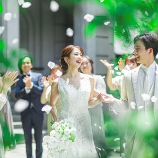 サマーウェディング完全ガイド！魅力と演出アイデア